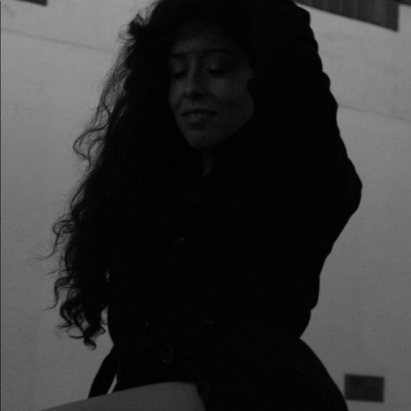 Meet your Posher, Beatriz - Picture 2 of 3